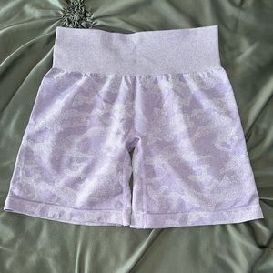 NWOT NVGTN Medium Lilac Camo Shorts